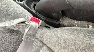 Saturn Sl1 Passenger Right Front Seat Belt Buckle Receiver Oem Gray
