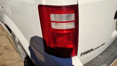 2008-2010 Dodge Grand Caravan Driver Left Tail Light Brake Lamp Oem Rear