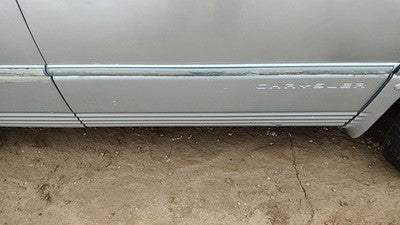 2000 Town & Country Passenger Right Front Moulding From Door Trim Strip Silver