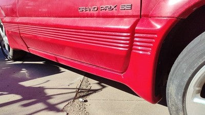 93 Grand Prix Passenger Right Lower Rocker Panel Moulding Side Skirt 2 Door Red