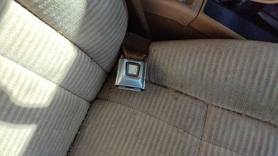 1984 Ford Tempo Passenger Right Front Seat Belt Buckle Receiver Oem Tan