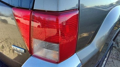 2004 2005 Mitsubishi Endeavor Passenger Right Tail Light Brake Lamp Oem Rear