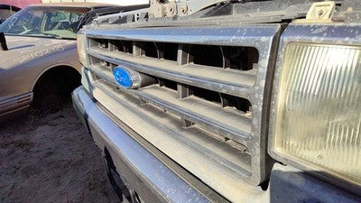 1987 1988 1989 1990 1991 Ford F150 Front Grille OEM Chrome E9tz8200a