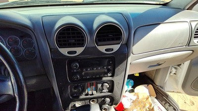 2005-2009 Gmc Envoy Trim Bezel Around Radio Surround Dash Panel Oem 15141385