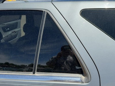 04-09 Cadillac Srx Driver Left Rear Vent Window Back Door Glass With Frame Oem