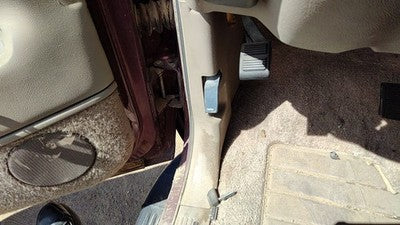 1999 Gmc Yukon Driver Left Lower Kick Trim Panel Oem Tan 522