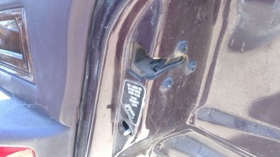 93 Cadillac Fleetwood Passenger Right Rear Door Latch With Rods/Cables Back