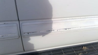00-06 Suburban Passenger Right Front Moulding From Door Trim Strip White 50U