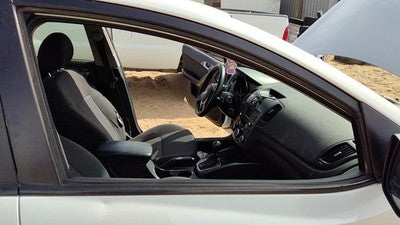 Kia Forte Passenger Right Front Side Window Door Glass Oem 824211M010