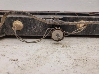1990-1992 Oldsmobile Toronado Complete Tail Light Assembly Brake Lamp Back Trunk