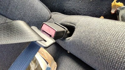 2005-2008 Ford Crown Vic Passenger Right Front Seat Belt Buckle Receiver Black