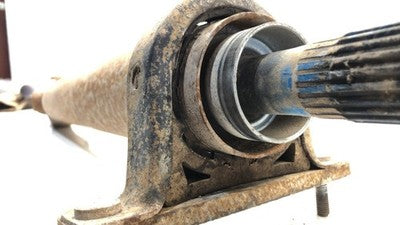01-03 Silverado 2500 Hd Rear Drive Shaft Back Driveline 2 Piece 4X4 8.1L Allison
