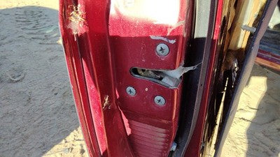 1996 Nissan Hardbody Driver Left Front Door Latch With Rods/Cables Oem