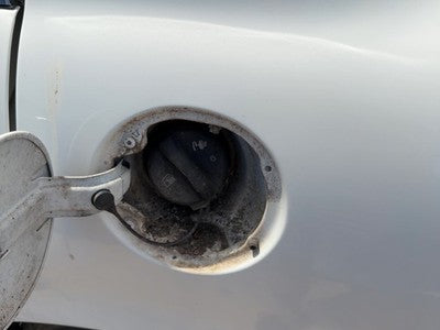 2000-2005 Buick Lesabre Fuel Filler Neck Assembly With Gas Cap Oem 25727011