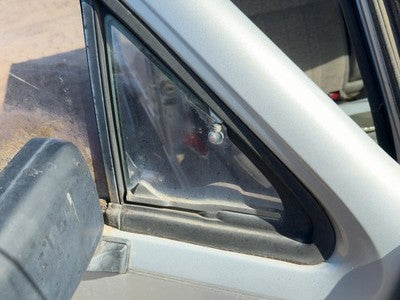 88-93 Pup Passenger Right Front Vent Window Small Door Glass With Frame Oem