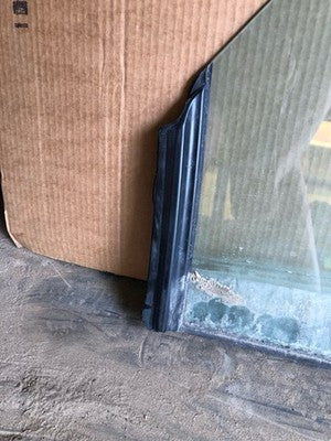 1988 Silverado 2500 Passenger Right Front Side Window Door Glass Oem 15612850