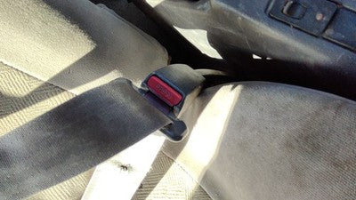 94 Pathfinder Nissan Passenger Right Front Seat Belt Buckle Receiver Gray