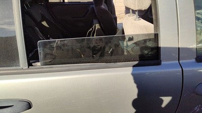 1999-2004 Jeep Grand Cherokee Passenger Right Rear Side Window Door Glass Back