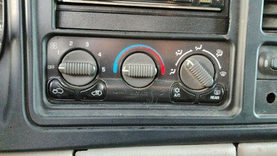 2000-2002 Chevy Suburban Temperature Control Module In Dash Heater Ac Head Unit