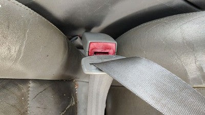 2002-2005 Vw Passat Driver Left Front Seat Belt Buckle Receiver Oem Gray