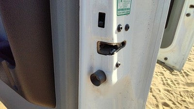 08-16 F250 Passenger Right Rear Door Latch Wth Rods/Cables Back 6.7L Powerstroke