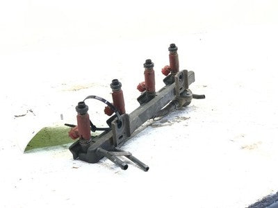 1998-2001 Suzuki Swift complete fuel Rail Assembly with Injectors OEM 1.3L