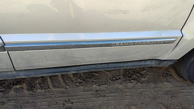 05-10 Grand Cherokee Passenger Right Front Moulding From Door Oem Trim Strip