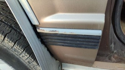 1994 Chevy Suburban Passenger Right Rear Moulding On Quarter Panel Oem