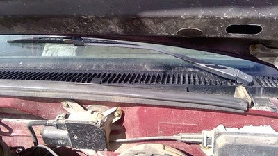 1988 Gmc Sierra 2500 Driver Left Windshield Wiper Arm Oem Blade Lever 22110157