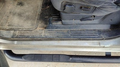 2002 Sierra 2500 Hd Driver Left Lower Kick Trim Panel Oem Sill Step Graphite 12D