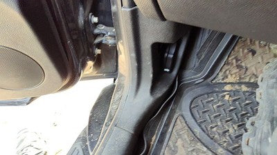 2007 Chevy Hhr Driver Left Lower Kick Trim Panel Oem Black 19B