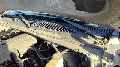 2001 Chevy Suburban Windshield Wiper Cowl Vent Trim Panel Oem Cover