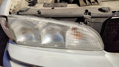 1992-1995 Pontiac Bonneville Passenger Right Head Light Front Lamp Mount Damage