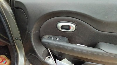2014-2019 Kia Soul Passenger Right Front Door Trim Panel With Switches Black Eq