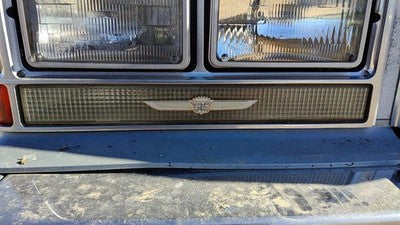 1980-84 Deville Sedan Passenger Right Front Turn Signal Light Lamp Lower Mounted