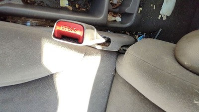 01-05 Chrysler Pt Cruiser Driver Left Front Seat Belt Buckle Receiver Fl Taupe