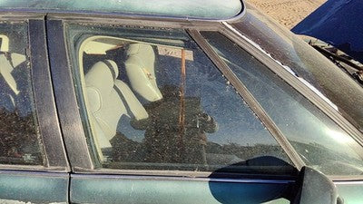 1992-1999 Olds 88 Passenger Right Front Side Window Door Glass Oem 25640132