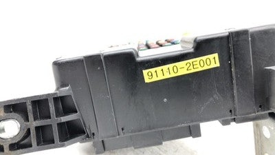 2006 Hyundai Tucson Cabin Fuse Box Oem Dash Power Panel 91110-2E001