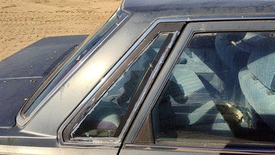 1985-1986 Toyota Camry Passenger Right Rear Quarter Glass Back Side Window Oem