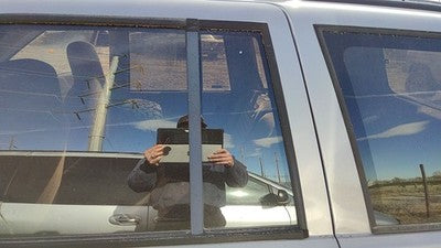 93-98 Grand Cherokee Driver Left Rear Vent Window Back Door Glass With Frame