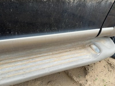 1997-2002 Ford Expedition Passenger Right Front Lower Moulding From Door Oem