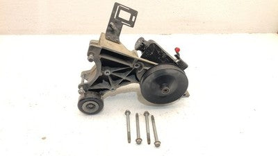 2004 Chevy Silverado 1500 Power Steering Pump With Mount Bracket Oem 5.3l