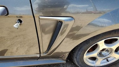 2003 Ford Mustang Driver Left Rear Moulding On Quarter Panel Oem Shadow Gray Cx