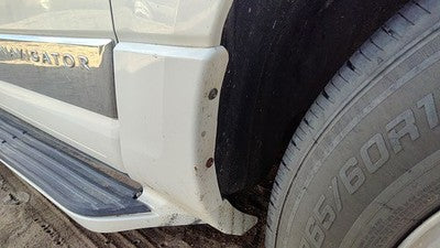 07-17 Navigator Passenger Right Moulding From Fender Trim Pv White Chocolate