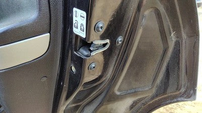 2006-2011 Chevy Hhr Passenger Right Rear Door Latch With Rods/Cables Oem Back