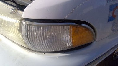91-96 Chevy Caprice Driver Left Front Turn Signal Light Lamp Oem Fender Mounted
