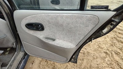 99-02 Saturn Sl2 Passenger Right Rear Door Trim Panel With Switches Back Gray