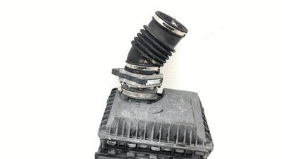 00-05 Chevy Monte Carlo Complete Air Intake Cleaner Filter Box Housing With Tube