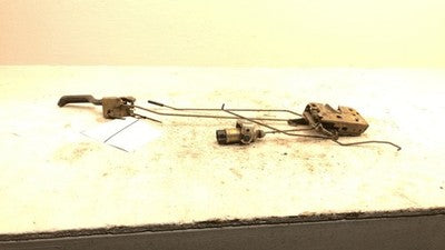 1989 Ford F350 Passenger Right Front Door Latch Mechanism W/ Inside Handle Lock