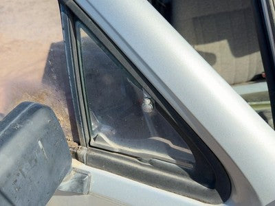88-93 Pup Passenger Right Front Vent Window Small Door Glass With Frame Oem